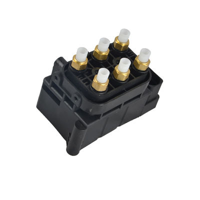 OEM 97035815302 ポルシェカイエン7L0698014 97035815302用の空気懸垂バルブブロック